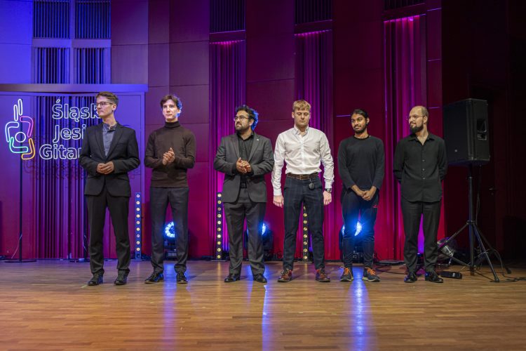 2024_10_27 ŚJG Gala konkursu gitarowego – finaliści fot. A. Pławski (4)