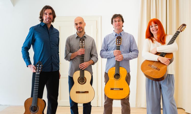 Bratislava Guitar Quartet z gitarami