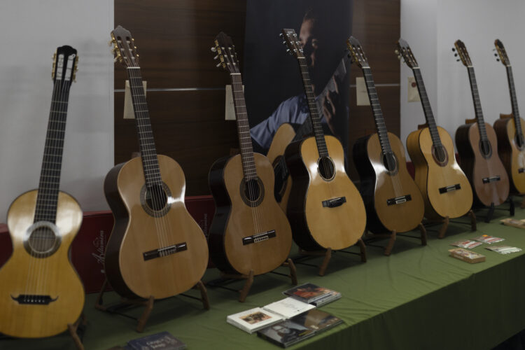 2024_10_26 ŚJG wystawa gitar fot. A. Pławski (2)